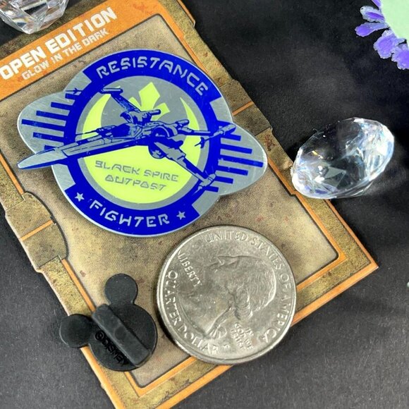 Disney Resistance Fighter Trading Pin Star Wars Black Spire Outpost Brooch Badge - Picture 3 of 6